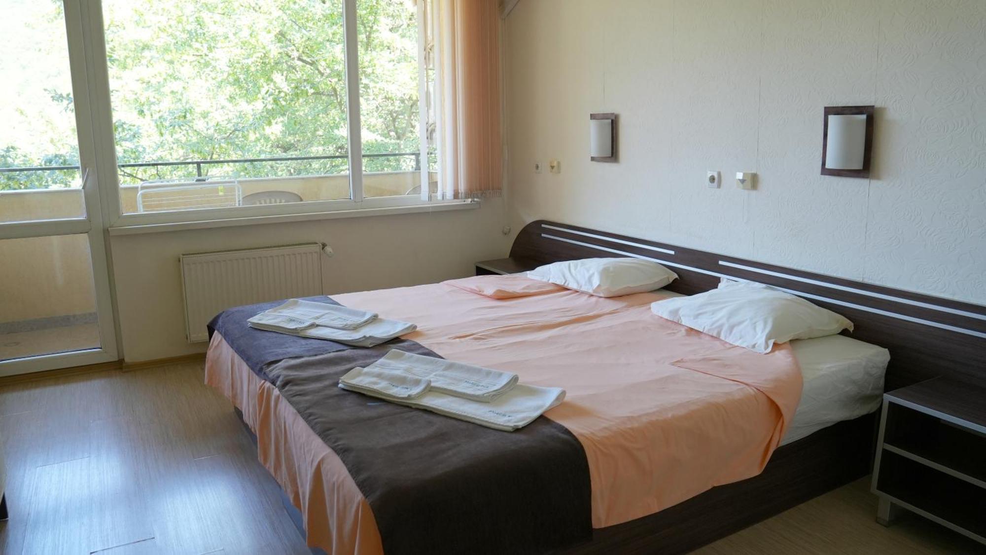 Balneo Comlex Medica Narechen Hotel Narechenski Bani Exterior foto